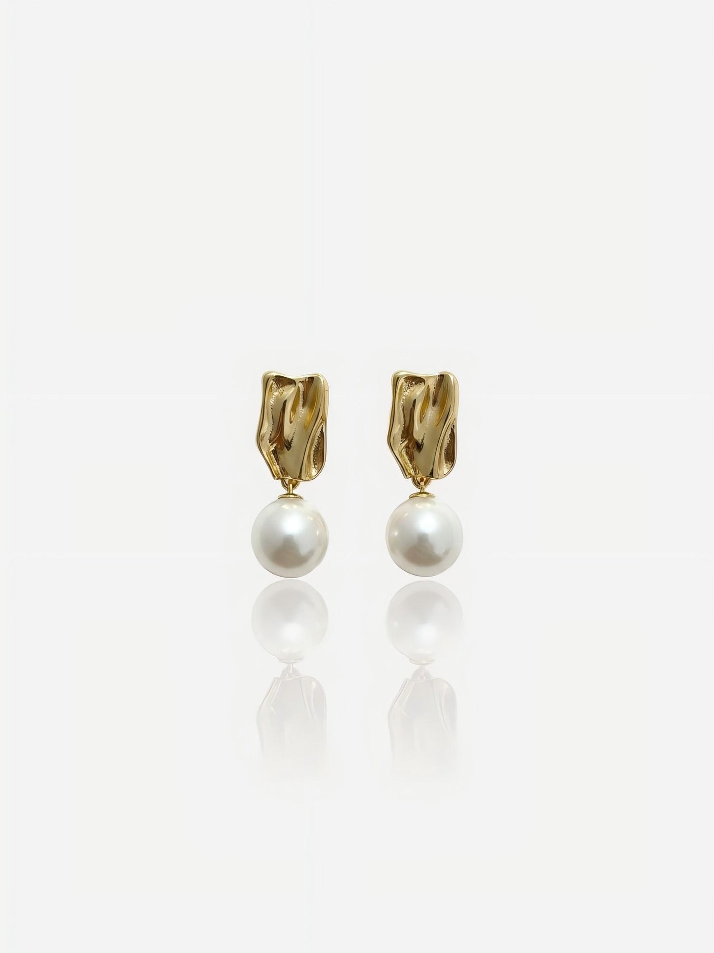 Elara Sculptural Gold Pearl Jewelry Earrings Pearltide