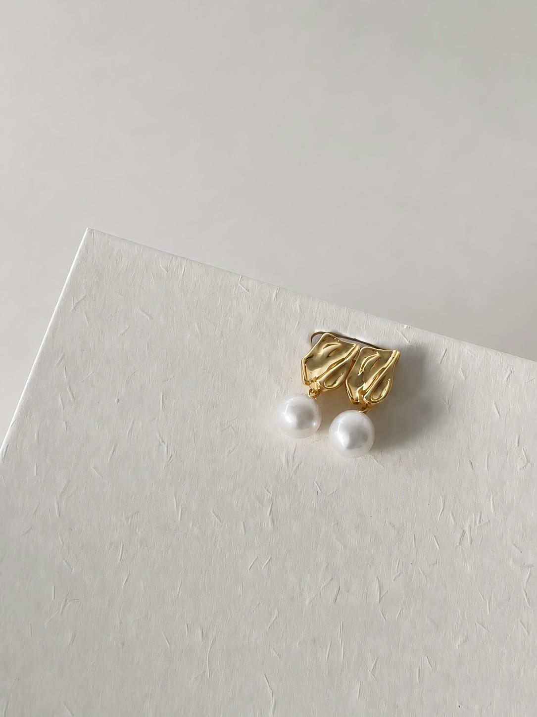 Elara Sculptural Gold Pearl Earrings Pearltide