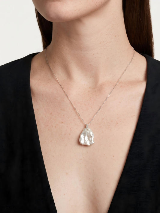 Luminous Petal Pearl Necklace Pearltide