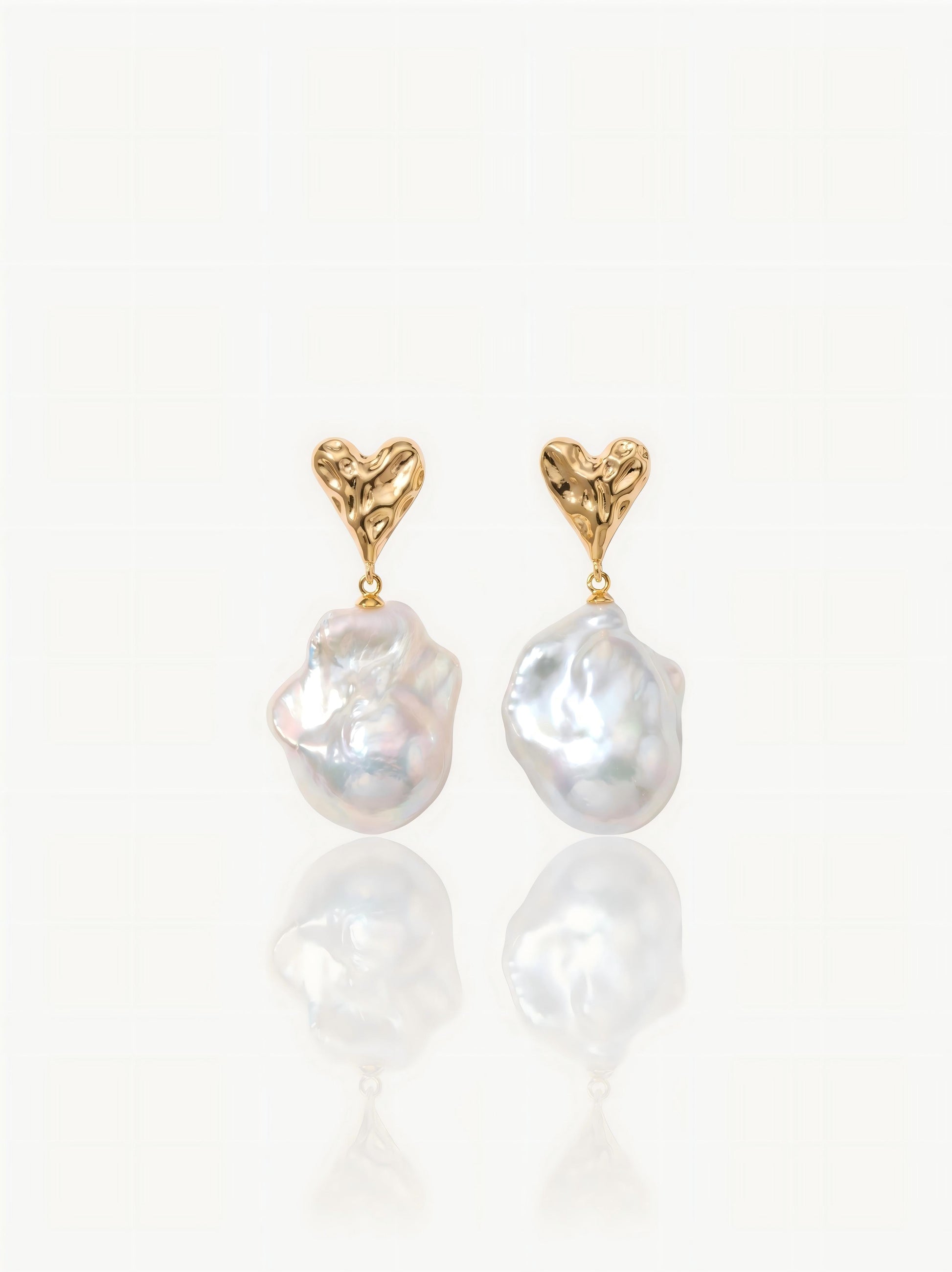 The "Amour" Textured Heart Studs Pearltide