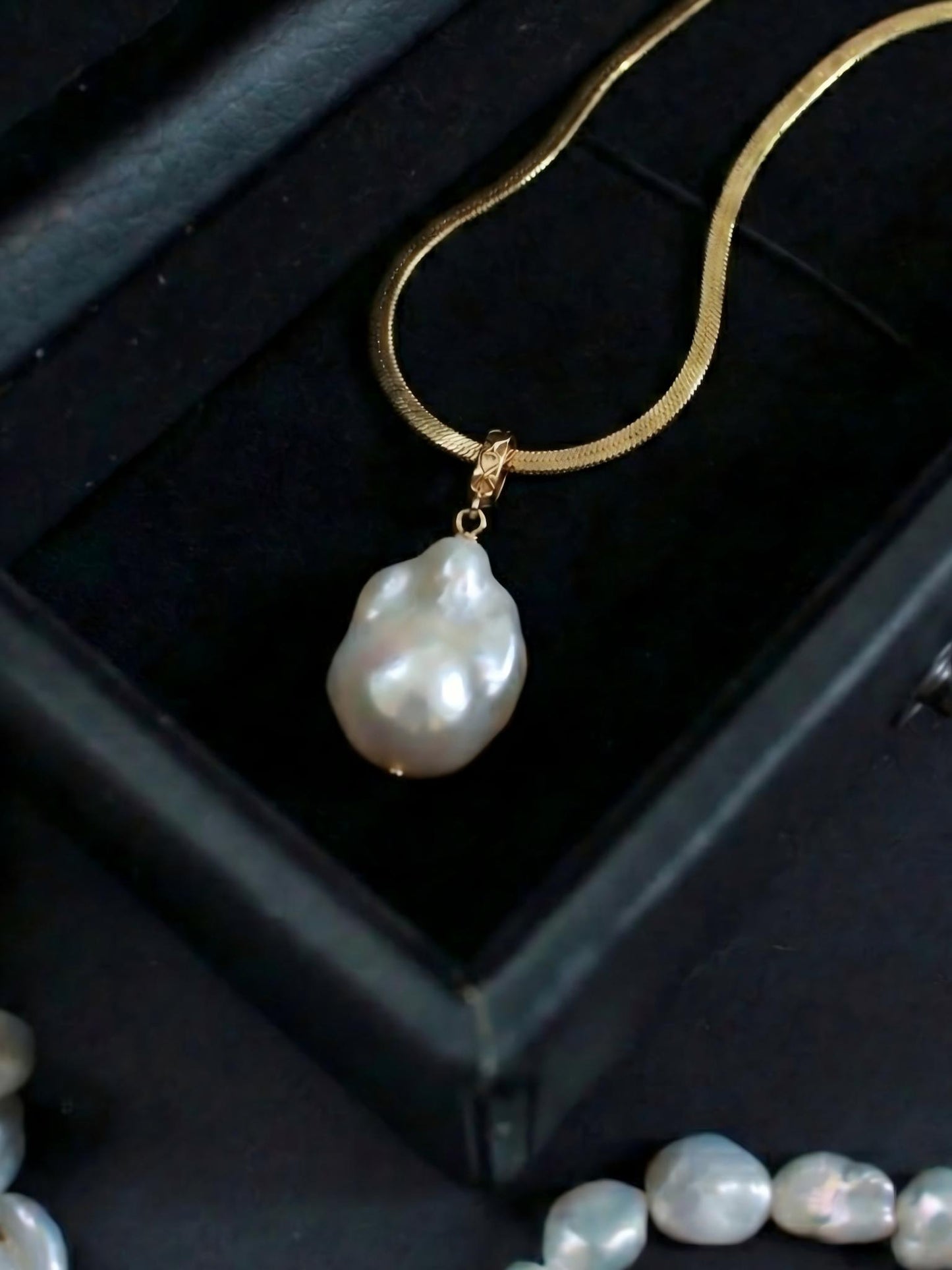 The Vintage Flat Chain with Baroque Pearl Necklace Pearltide
