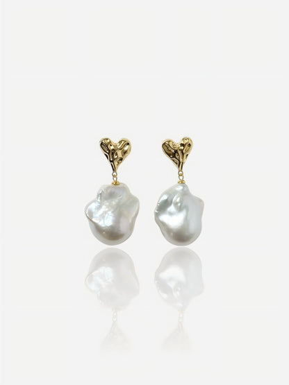 The "Amour" Textured Heart Studs Pearltide