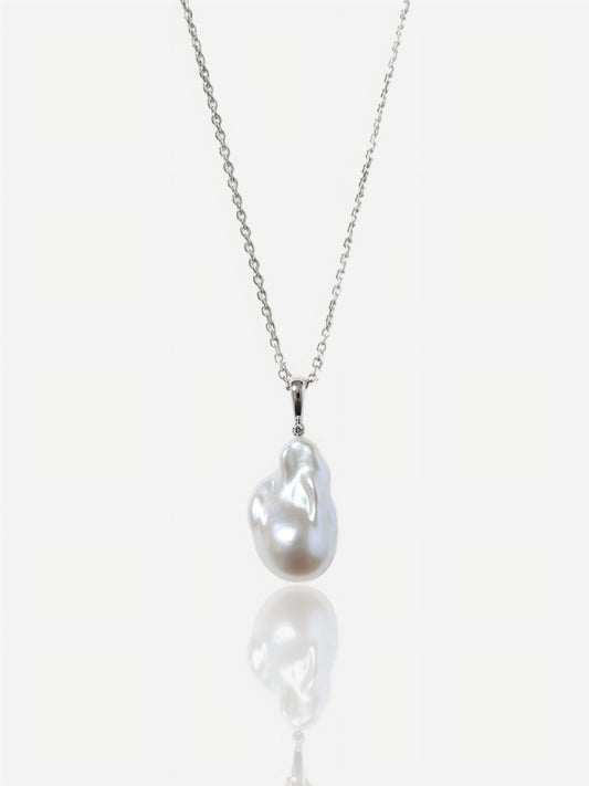 The Fluidity Baroque Pendant Pearltide