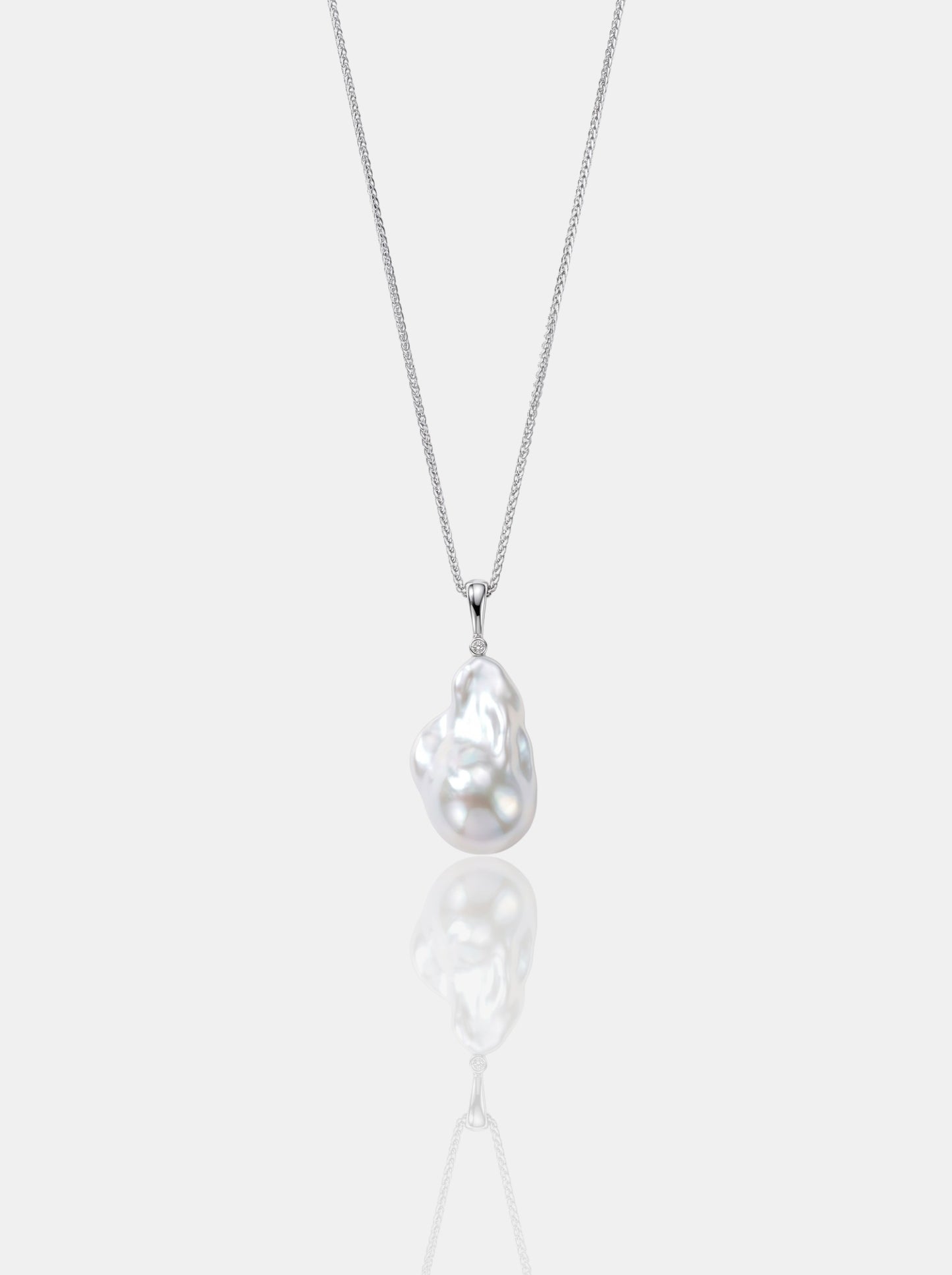The Fluidity Baroque Pendant Pearltide
